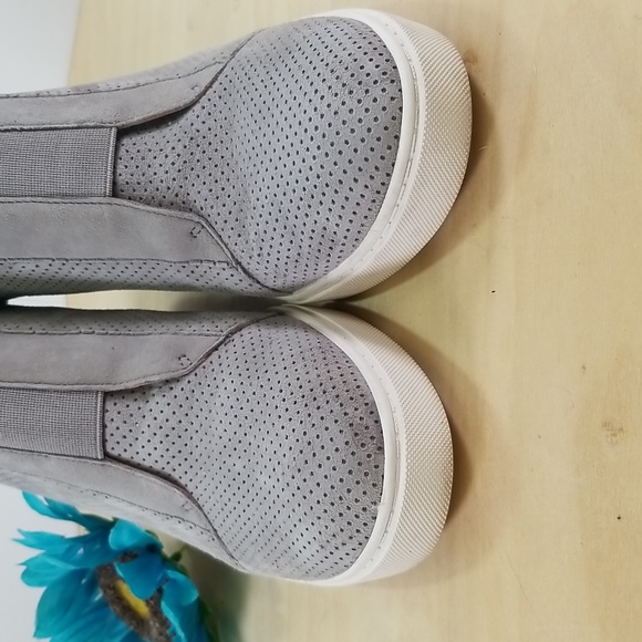 L. Paolo Suede Booties - Picture 2 of 8